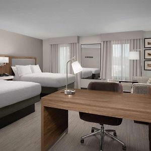 Studio Two Queen Beds Sofa Bed Hearing Access